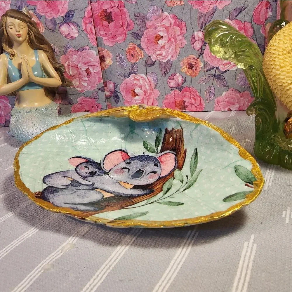 DECOUPAGE CLAM SHELL DECOUPAGE TRINKET DISH WITH KOALA BEAR AND BABY